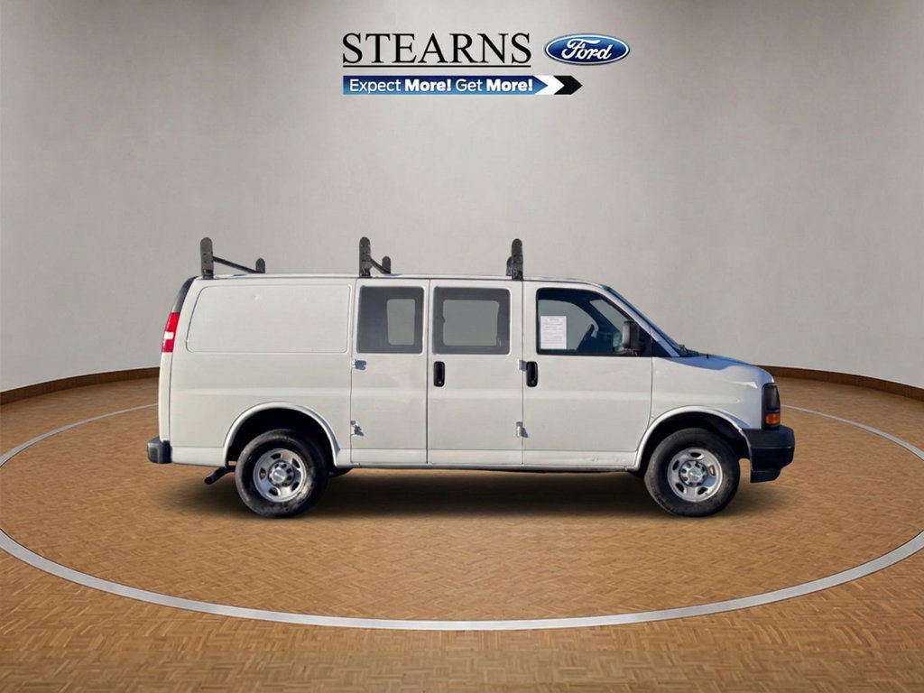Used 2017 Chevrolet Express 2500 RWD image 4