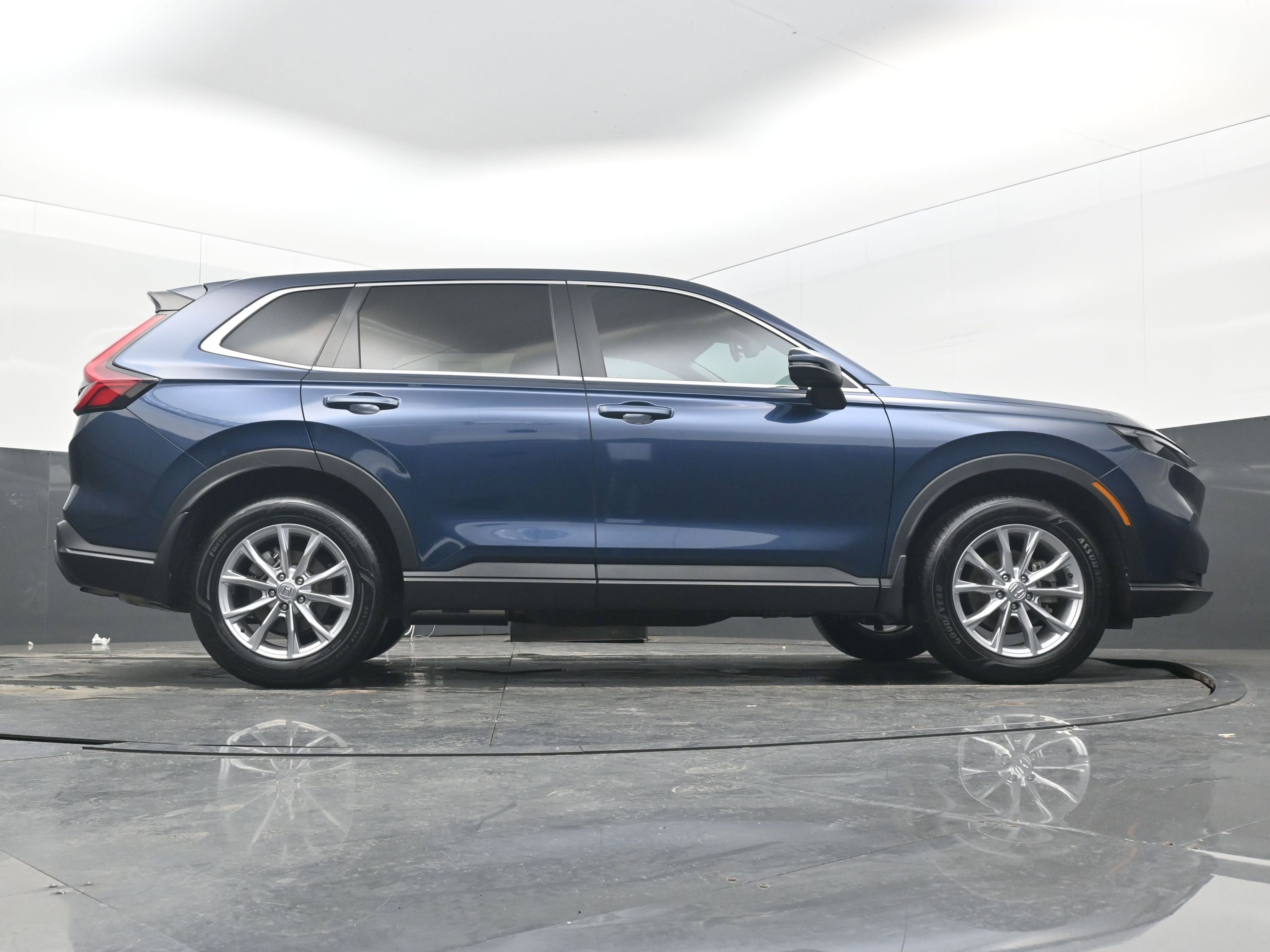 Used 2025 Honda CR-V EX image 31