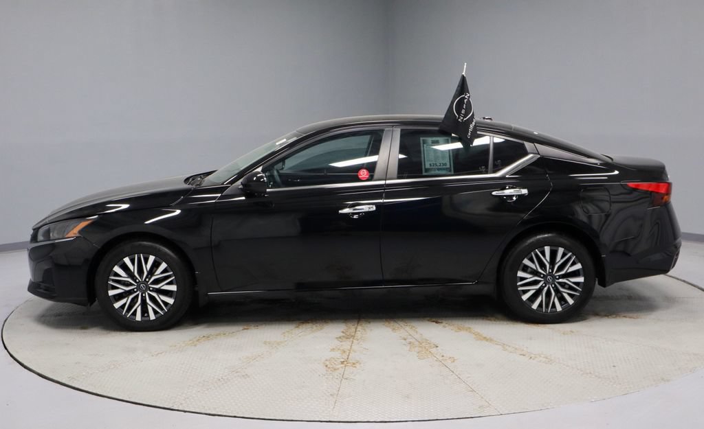 Certified 2023 Nissan Altima 2.5 SV AWD/4WD image 8