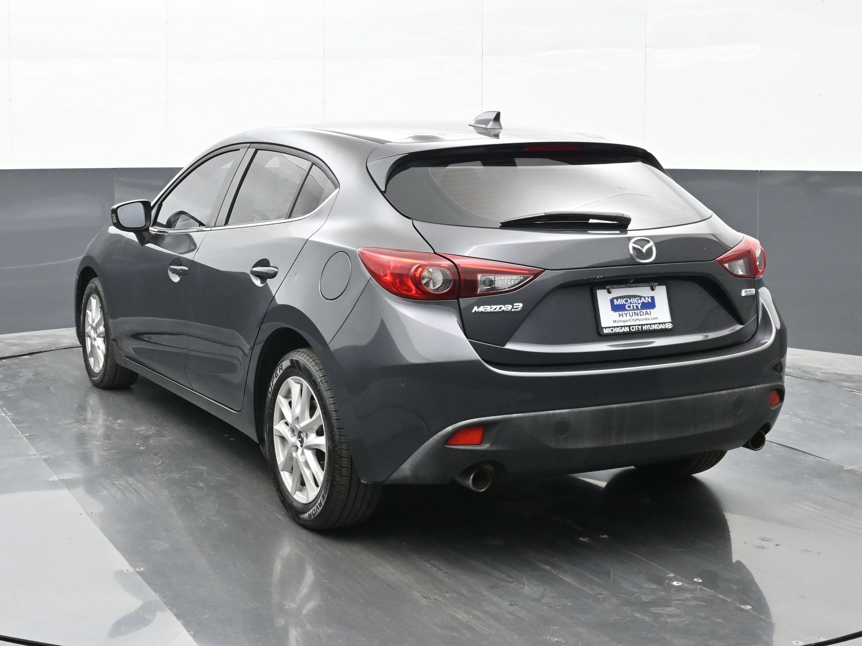 Used 2015 MAZDA MAZDA3 i Touring w/ Technology Package FWD image 2