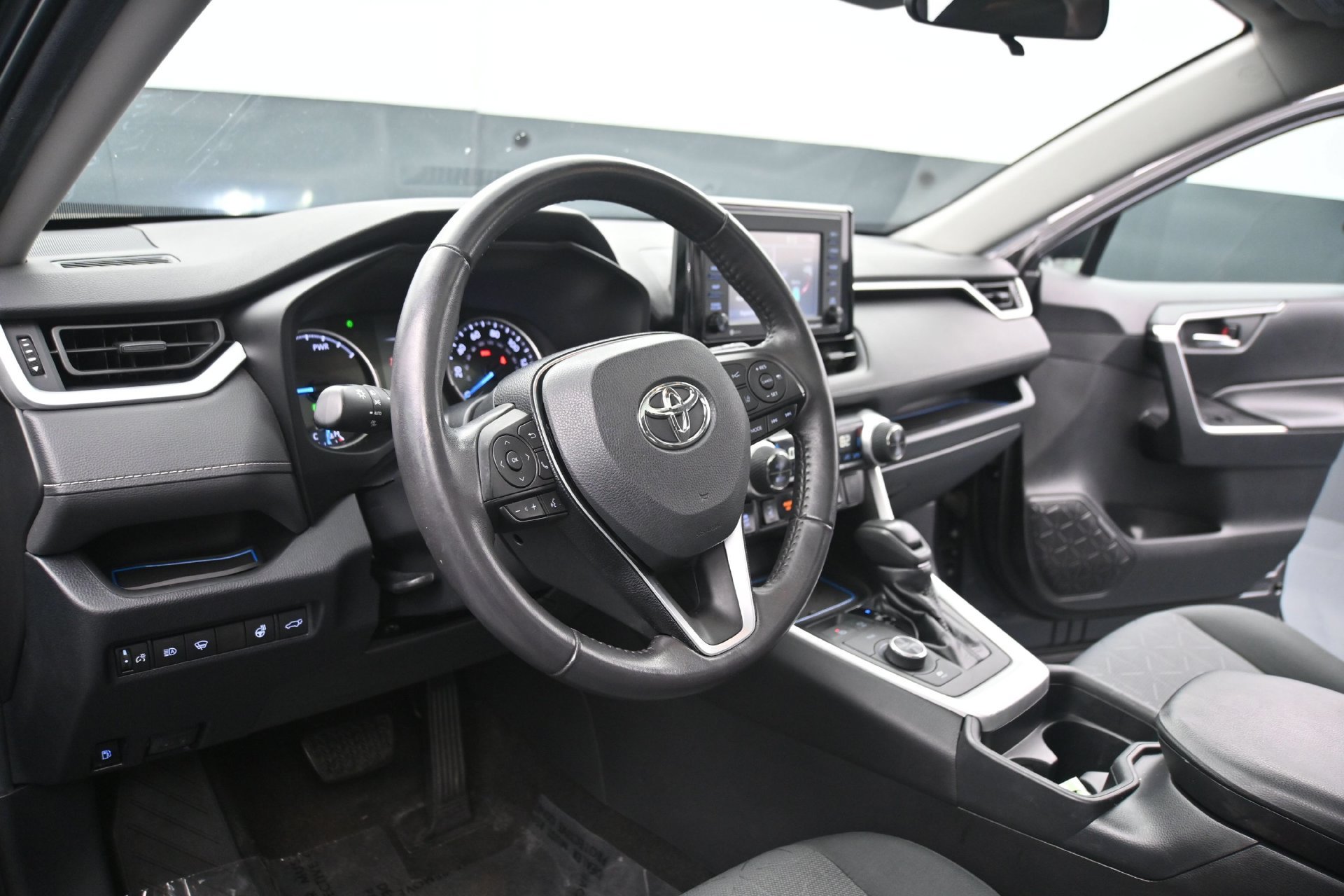 Used 2020 Toyota RAV4 XLE w/ Convenience Package AWD/4WD image 22