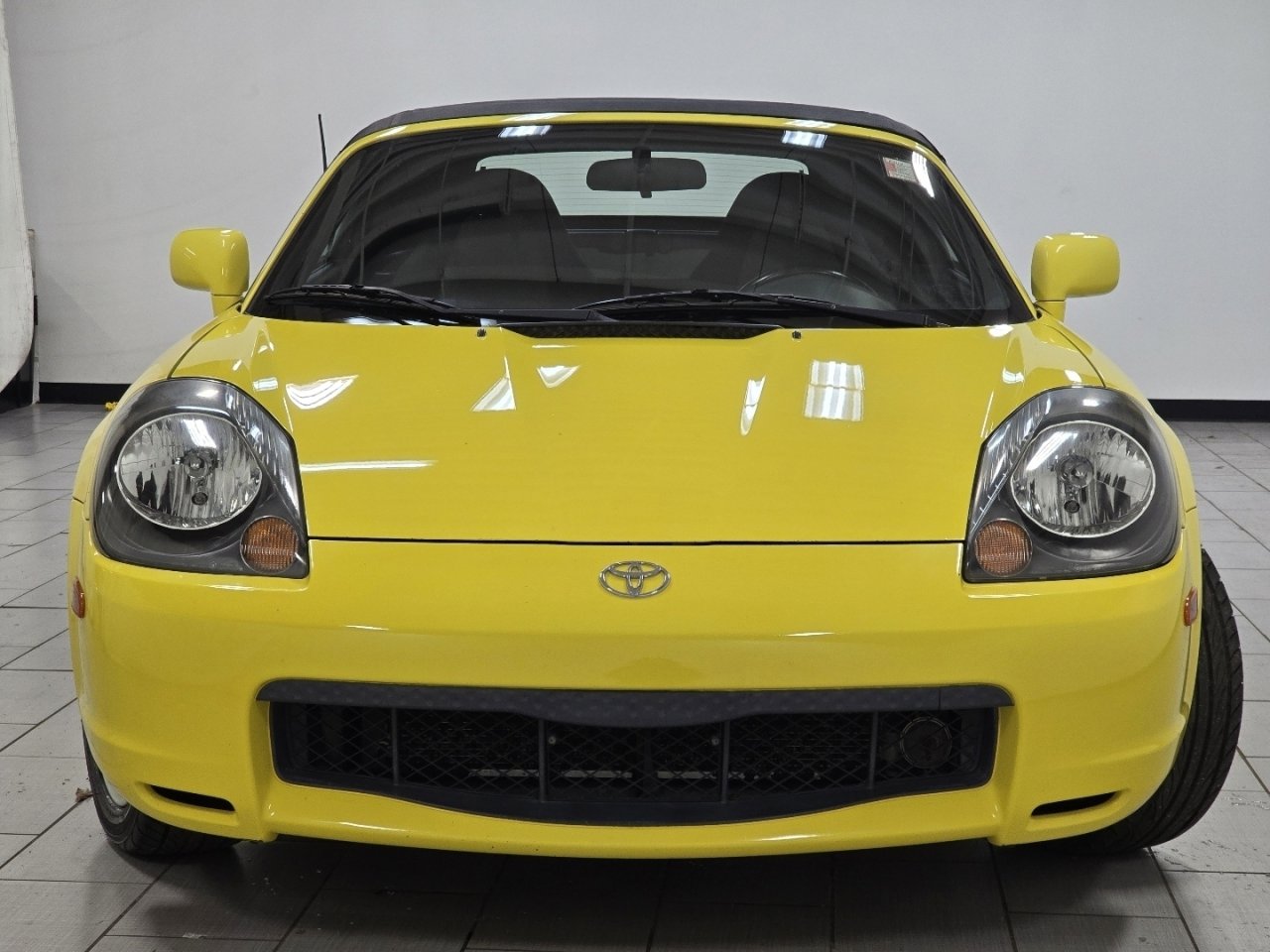 Used 2000 Toyota MR2 Base image 6