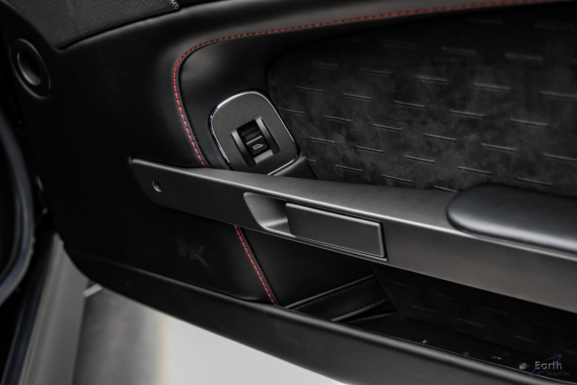 Used 2015 Aston Martin V8 Vantage GT RWD image 88