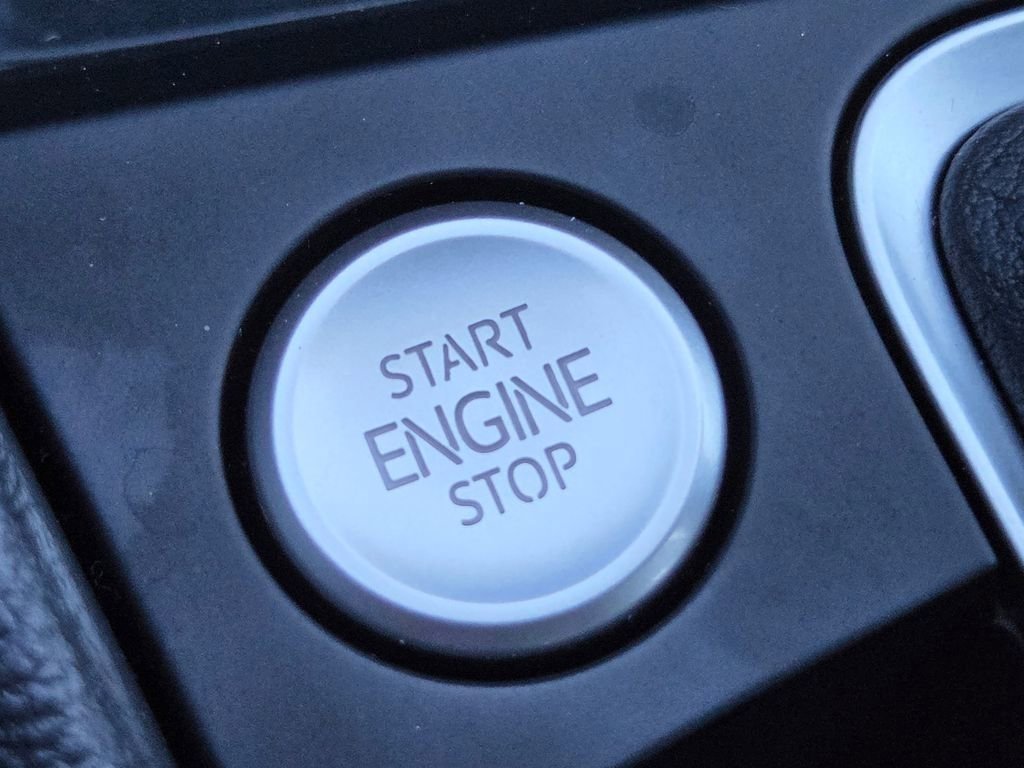 Used 2024 Volkswagen Jetta SE image 34