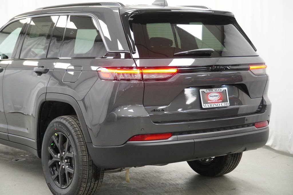 New 2026 Jeep Grand Cherokee Altitude image 12