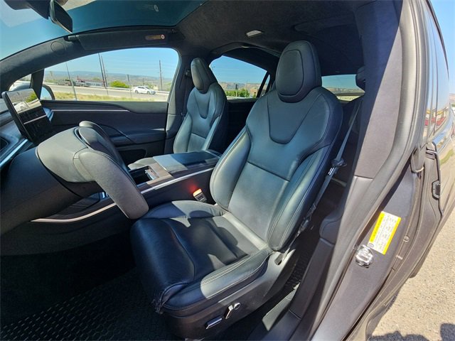 Used 2022 Tesla Model X image 16