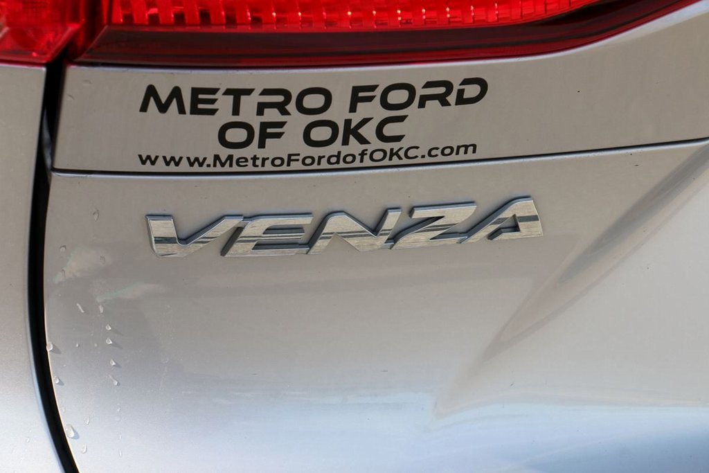 Used 2021 Toyota Venza Limited image 10