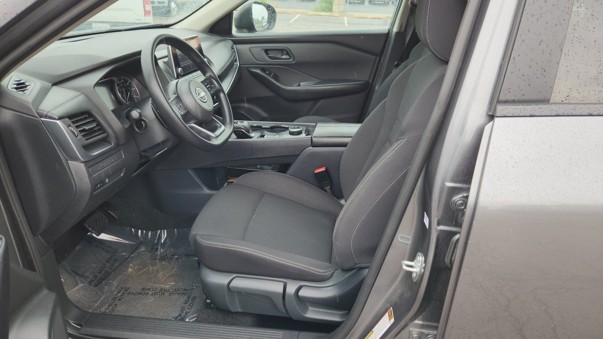 Used 2024 Nissan Rogue S AWD/4WD image 18