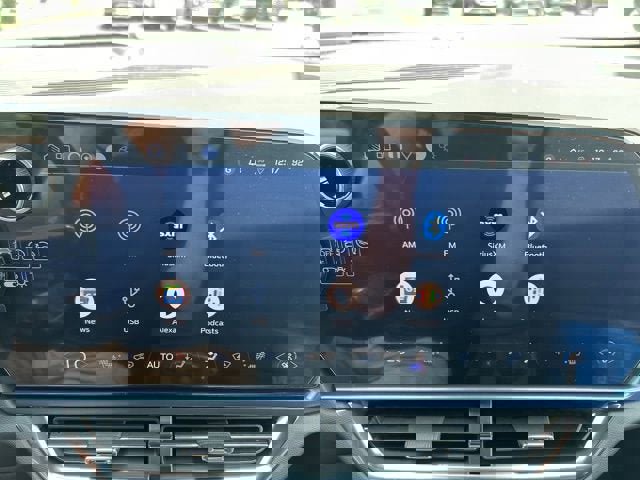 New 2025 Chevrolet Equinox EV LT image 9