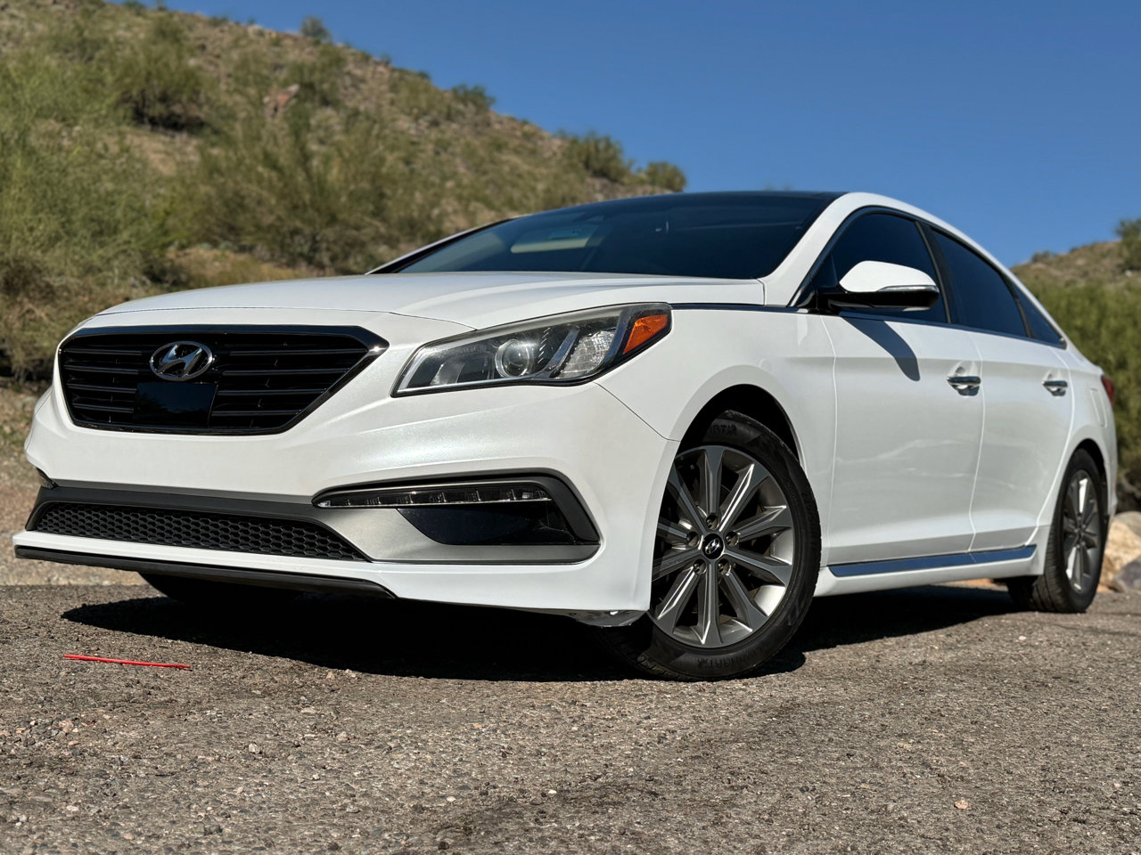 Used 2016 Hyundai Sonata Limited w/ Option Group 04 image 2