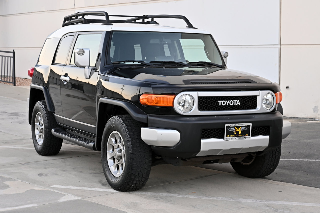 Used 2011 Toyota FJ Cruiser 4WD w/ Convenience Pkg image 9