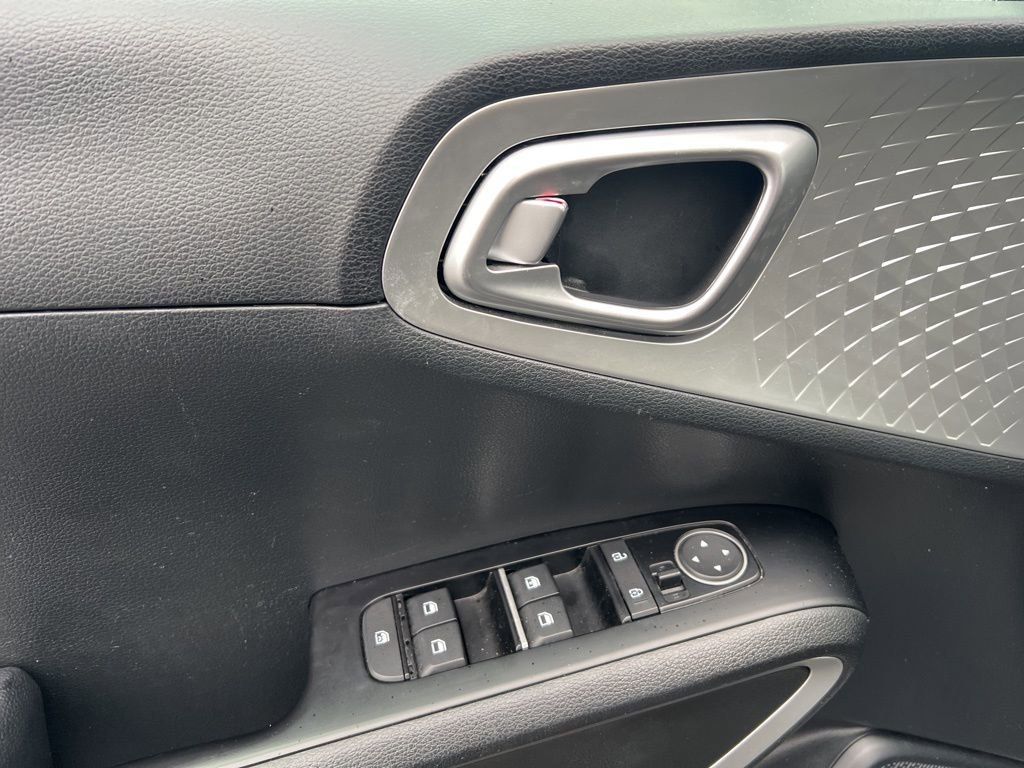 Used 2023 Kia Soul LX w/ Option Group 015 image 7