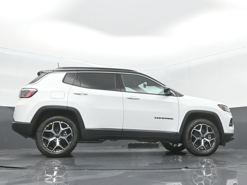 Certified 2025 Jeep Compass Limited image 36