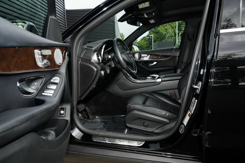 Used 2018 Mercedes-Benz GLC 300 4MATIC image 20