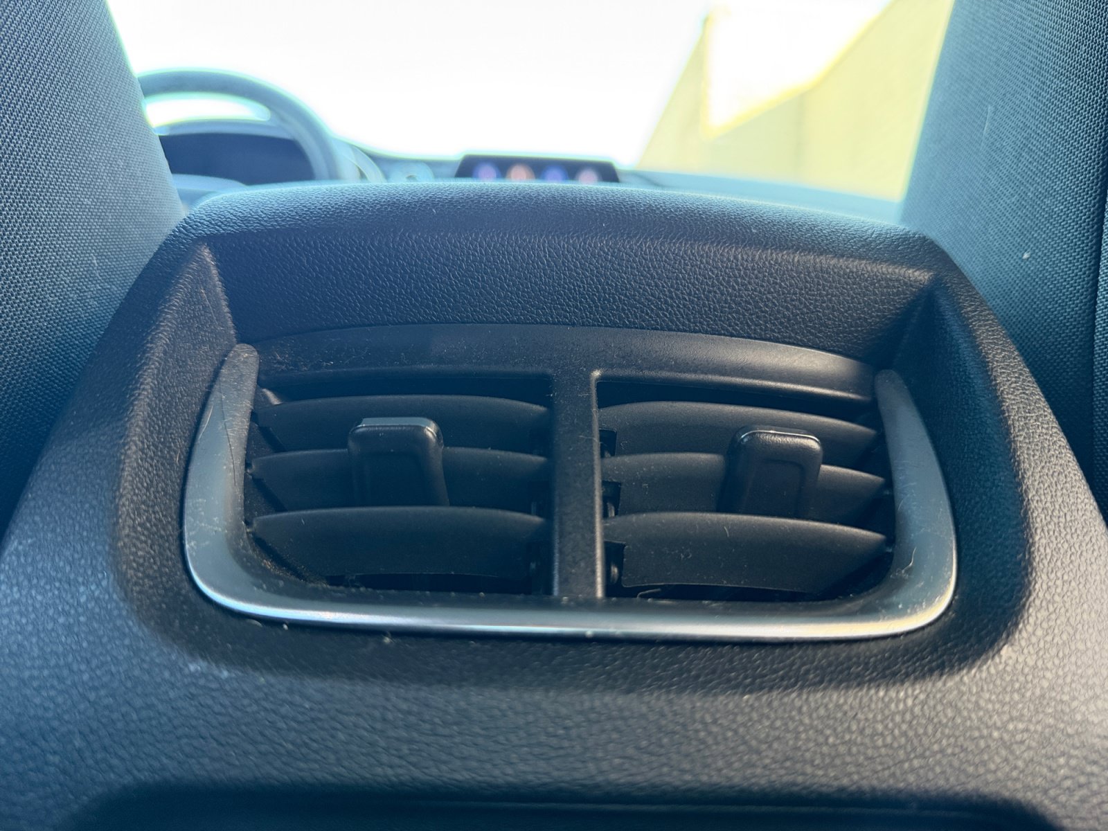 Used 2020 Chevrolet Blazer LT FWD image 30