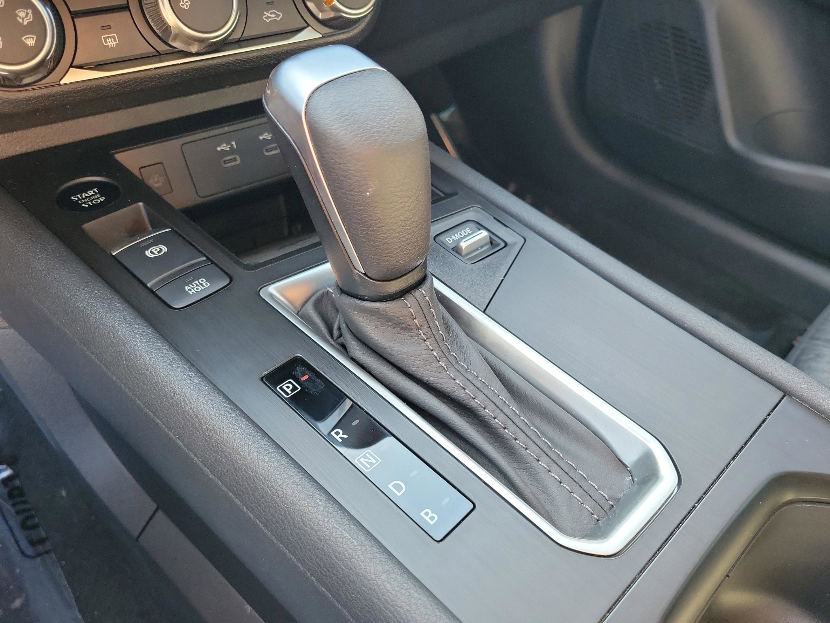 Certified 2025 Nissan Kicks SV image 30