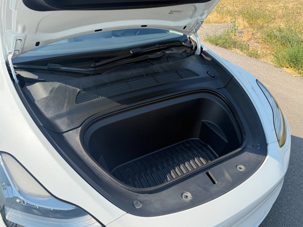 Used 2022 Tesla Model Y Long Range AWD/4WD image 19