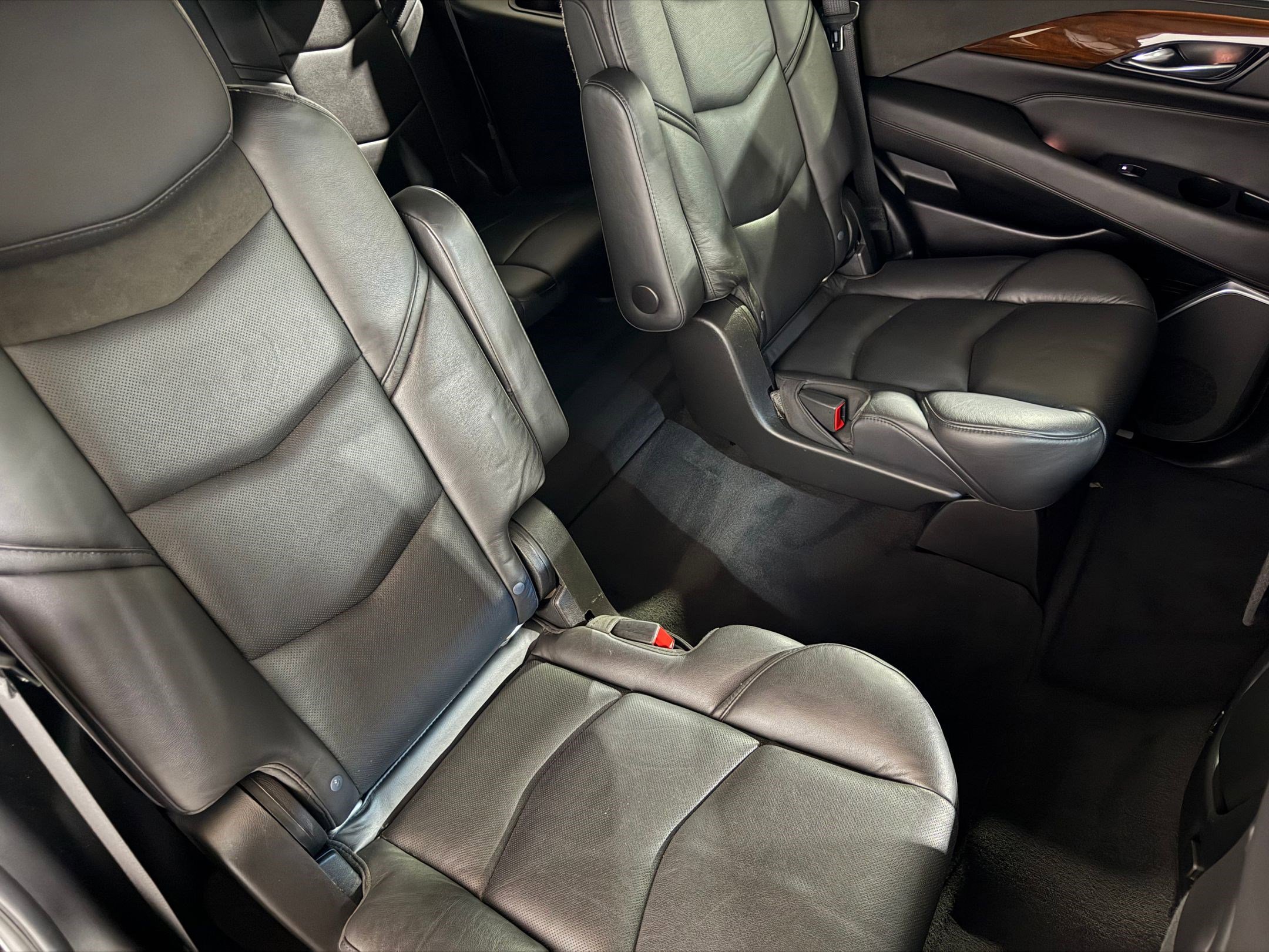 Used 2019 Cadillac Escalade Premium Luxury AWD/4WD image 48