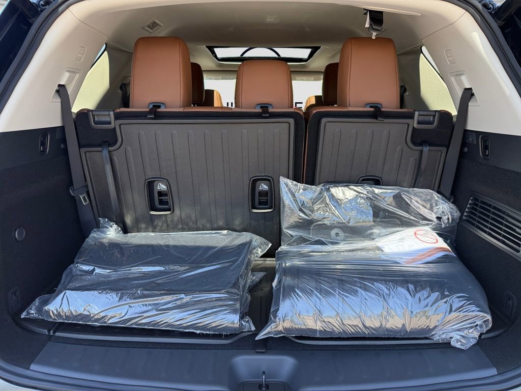 New 2026 Nissan Pathfinder Platinum w/ Cargo Package AWD/4WD image 19
