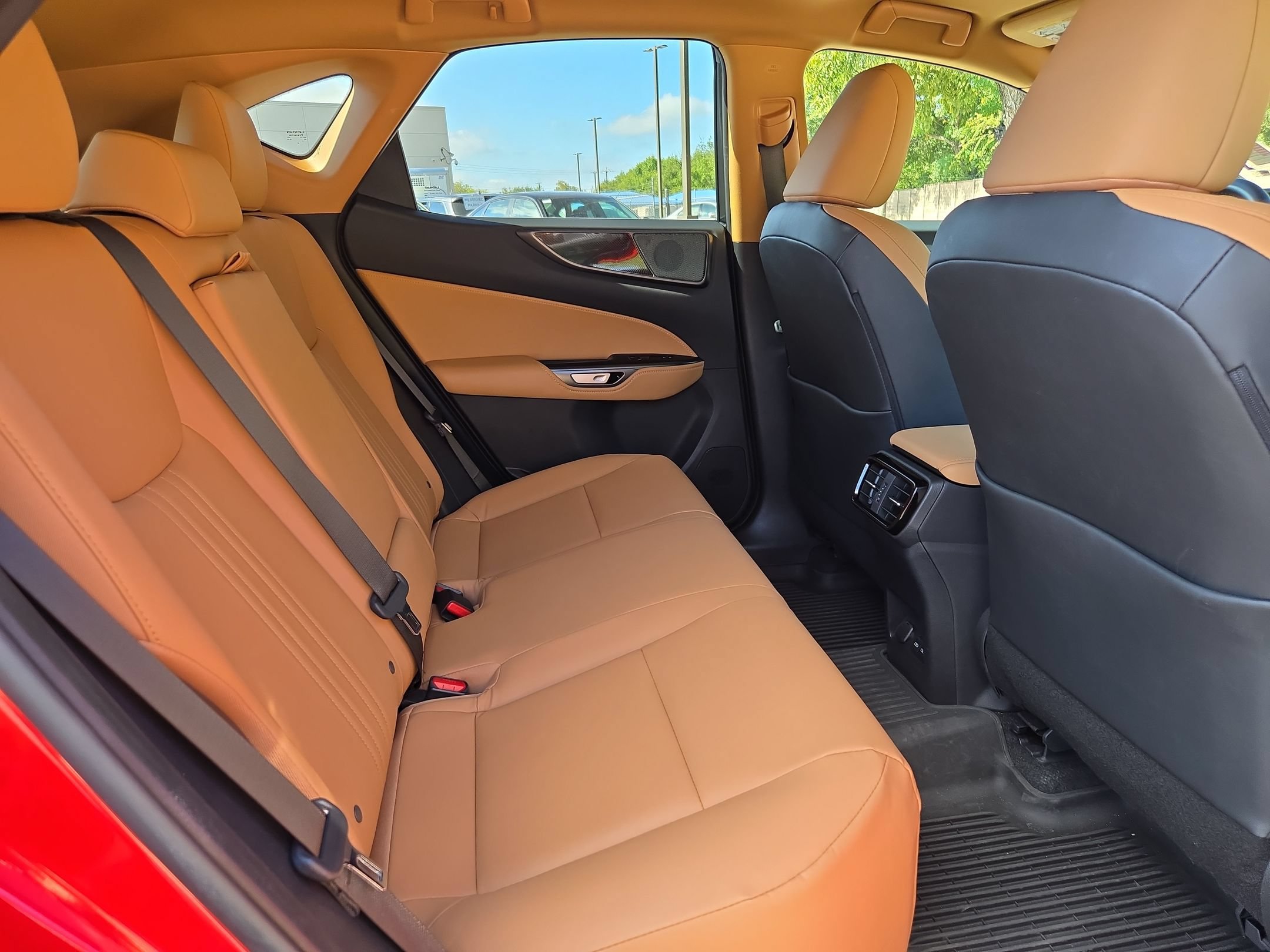 Used 2025 Lexus NX 250 FWD w/ Accessory Package (2T) image 25
