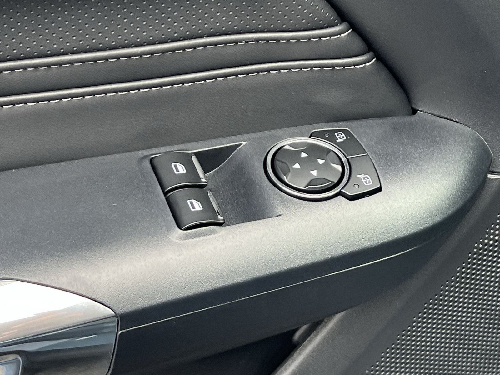Used 2025 Ford Mustang GT Premium RWD image 14