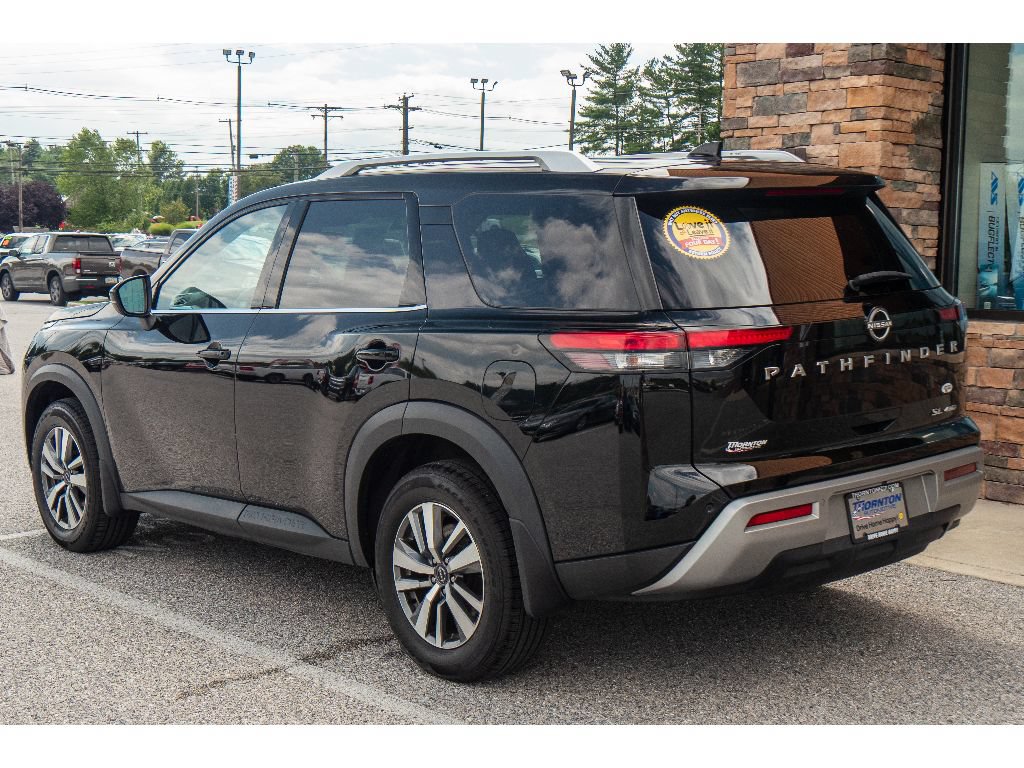 Used 2023 Nissan Pathfinder SL AWD/4WD image 5