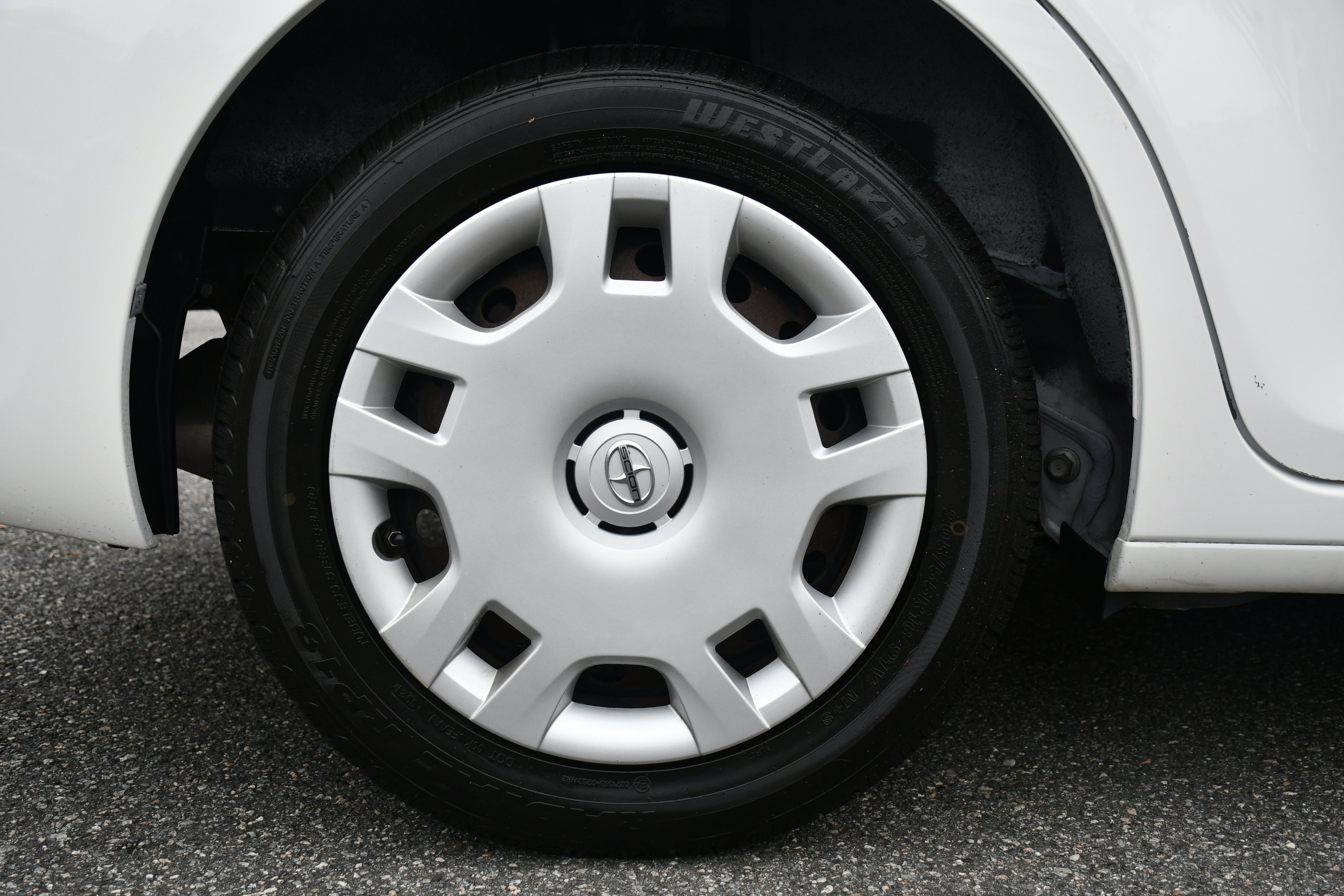 Used 2015 Scion xB image 21