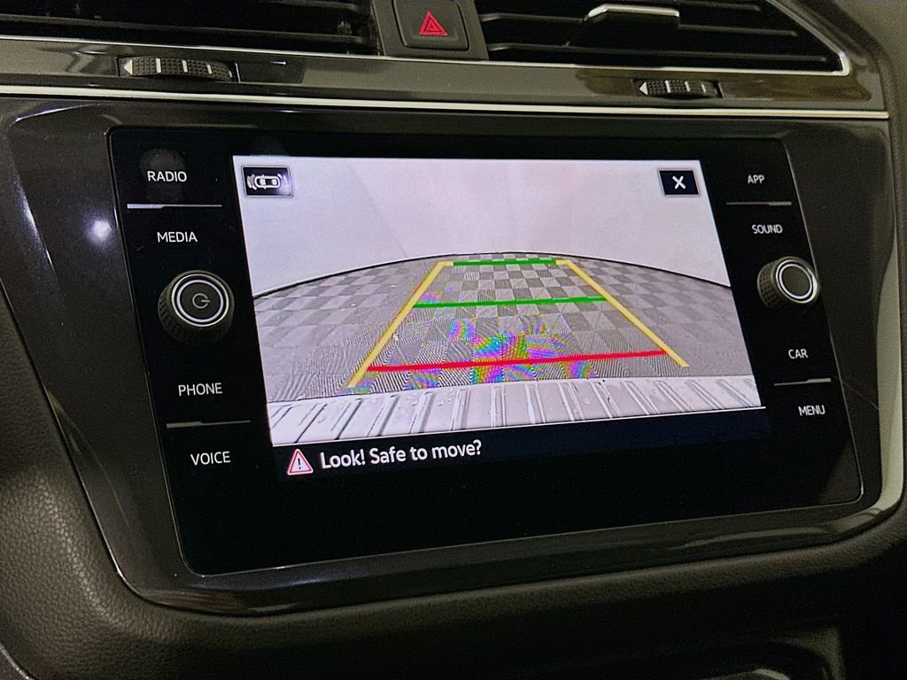 Used 2023 Volkswagen Tiguan SE w/ Panoramic Sunroof Package image 18