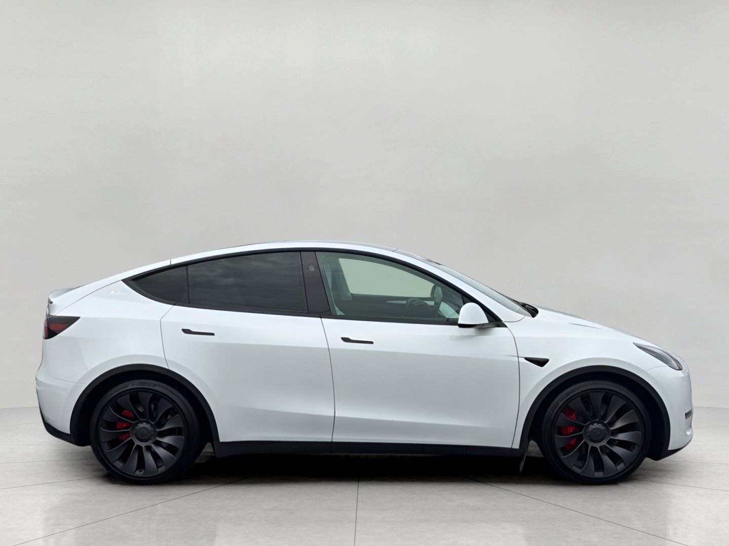 Used 2025 Tesla Model Y Performance image 9