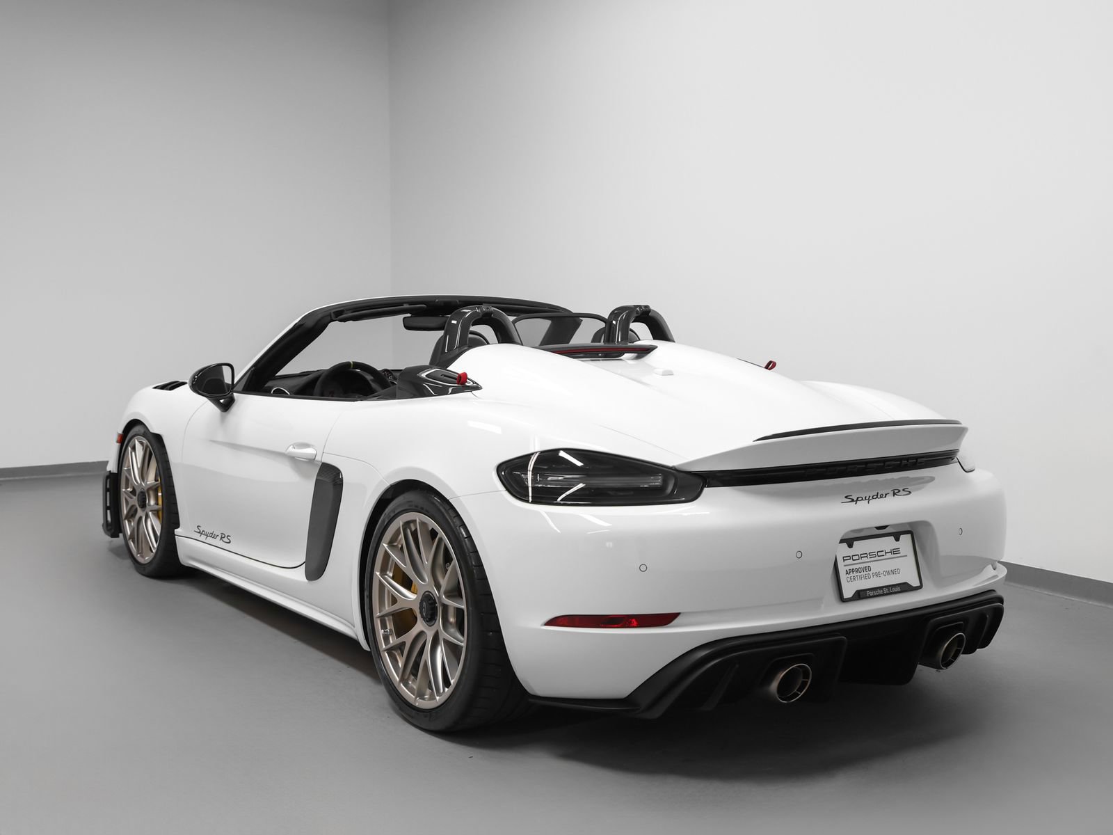 Certified 2025 Porsche 718 Boxster Spyder RS RWD image 3
