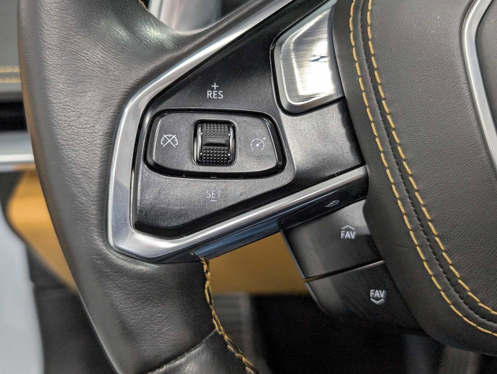 Used 2022 Chevrolet Corvette Stingray Premium Conv w/ Battery Protection Package image 34