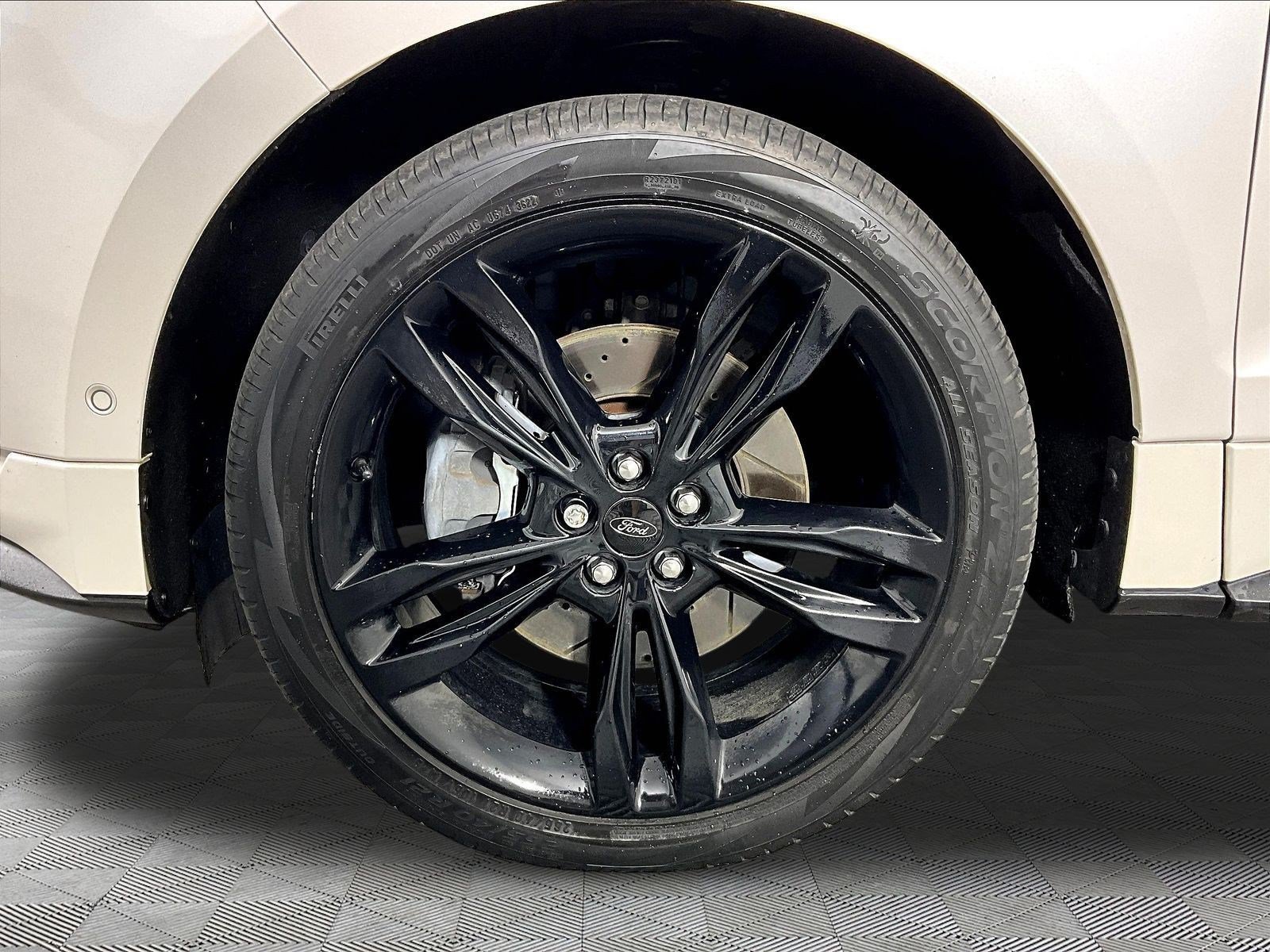 Used 2019 Ford Edge ST w/ Equipment Group 401A AWD/4WD image 34
