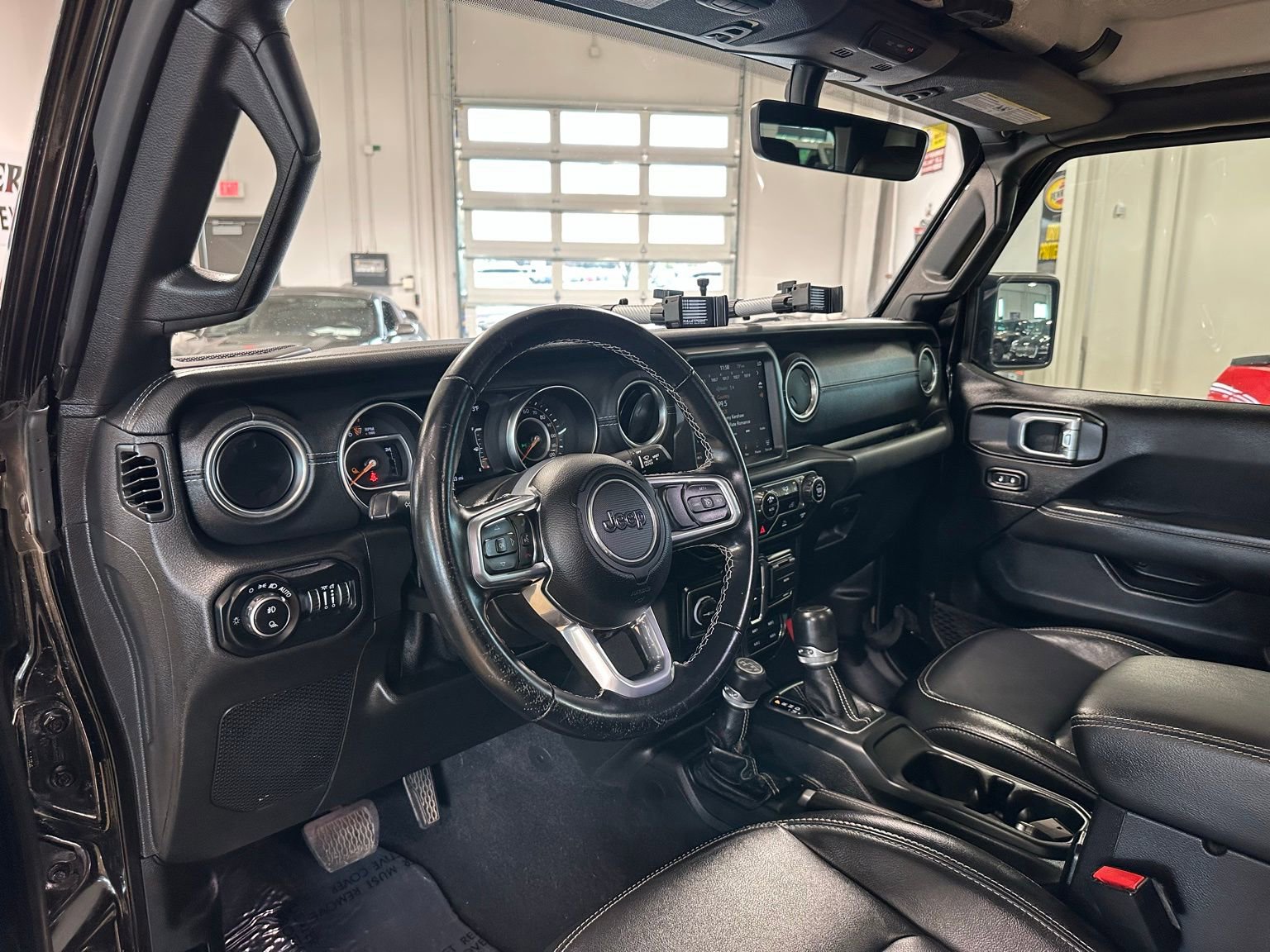 Used 2021 Jeep Gladiator Overland w/ Popular Equipment Package AWD/4WD image 15