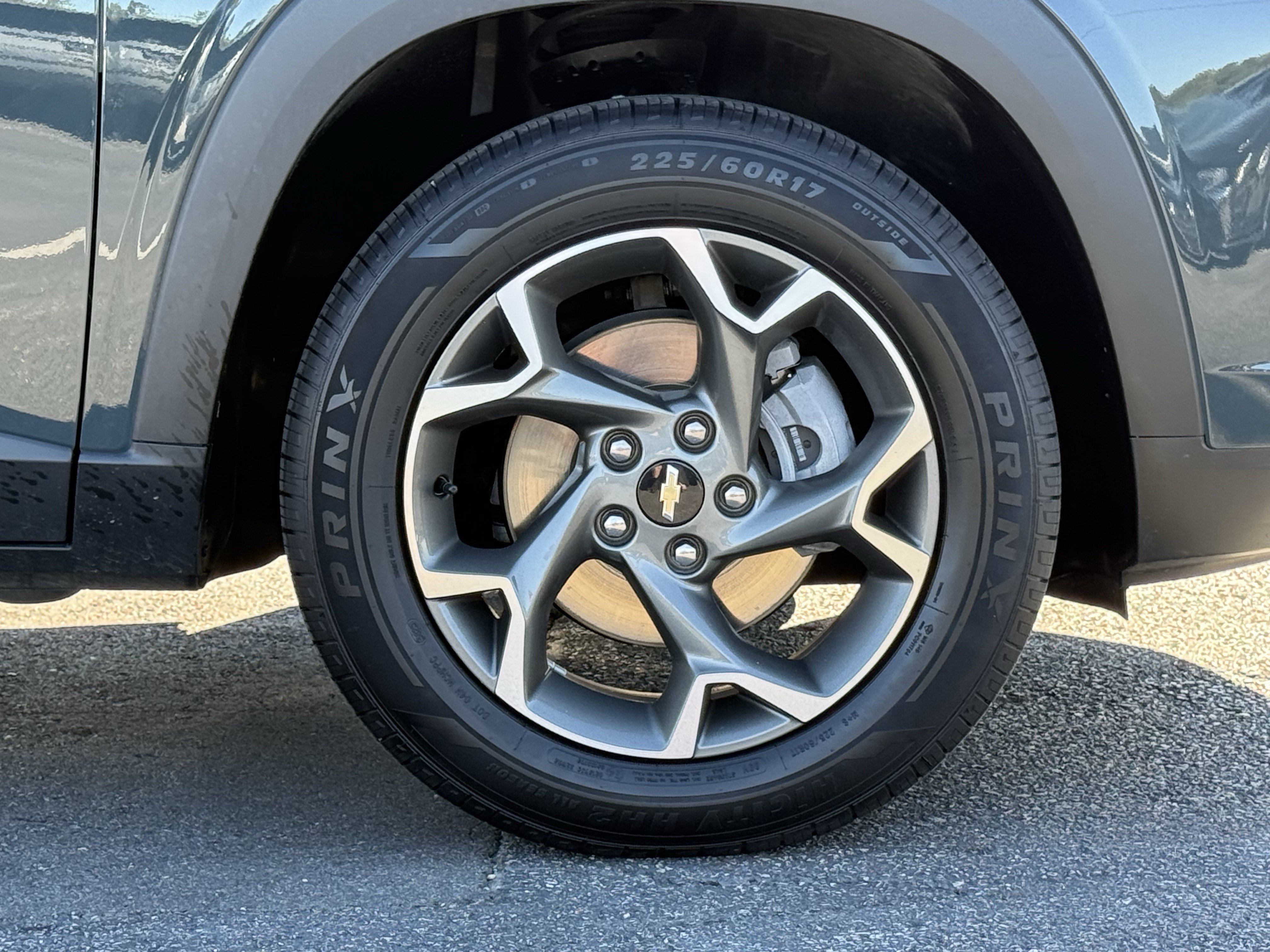 Used 2025 Chevrolet Trax LT w/ LT Convenience Package FWD image 13