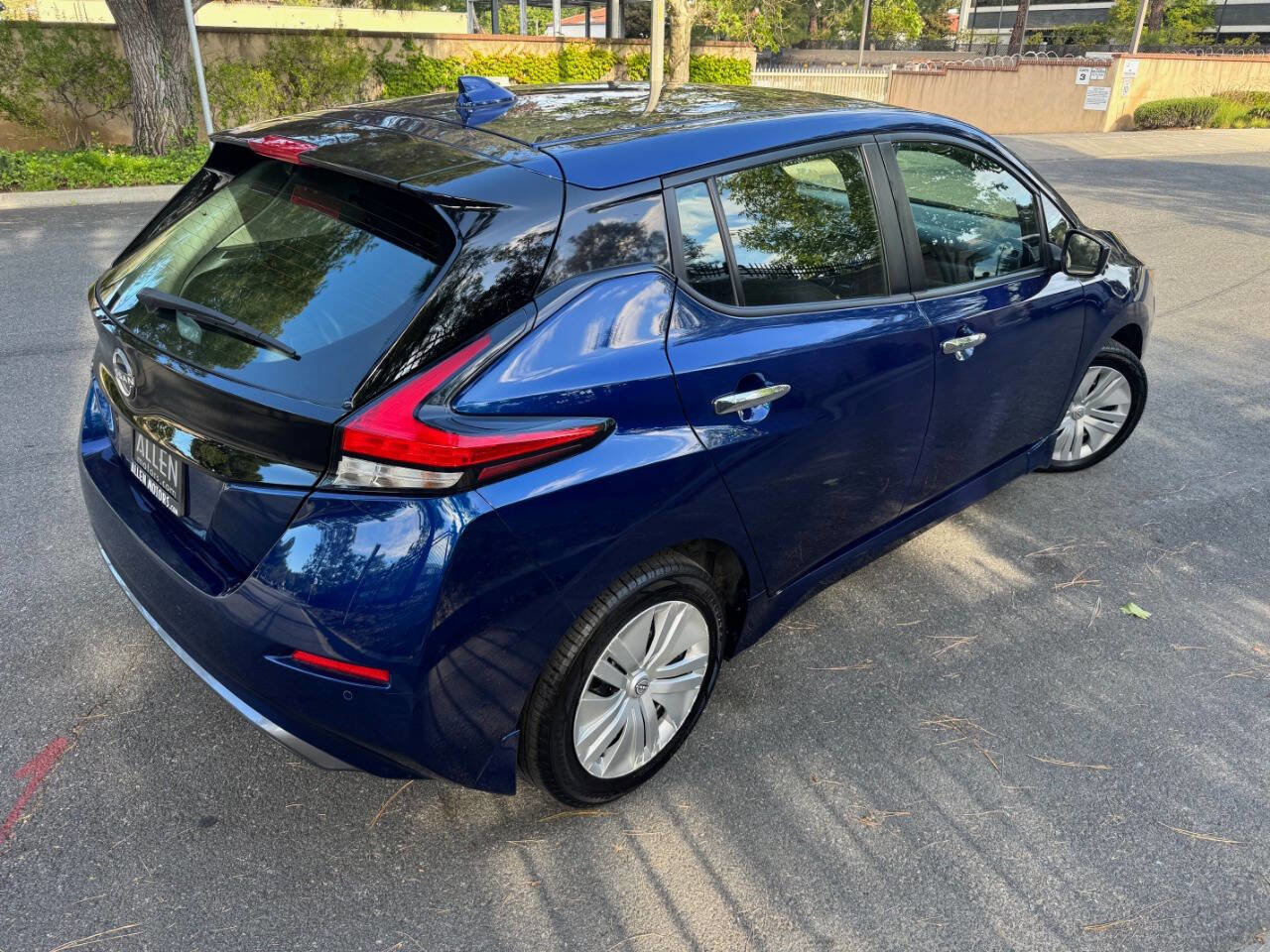 Used 2023 Nissan Leaf S FWD image 4