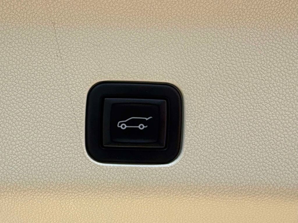 Used 2023 Cadillac Escalade Sport Platinum image 19