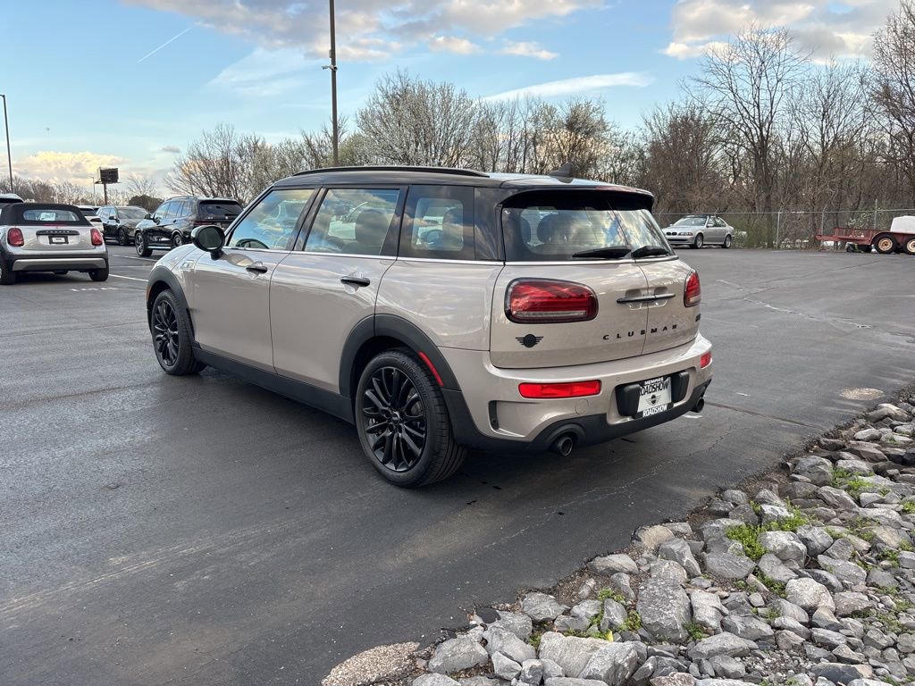 Used 2022 MINI Cooper Clubman S w/ Premium Package image 4