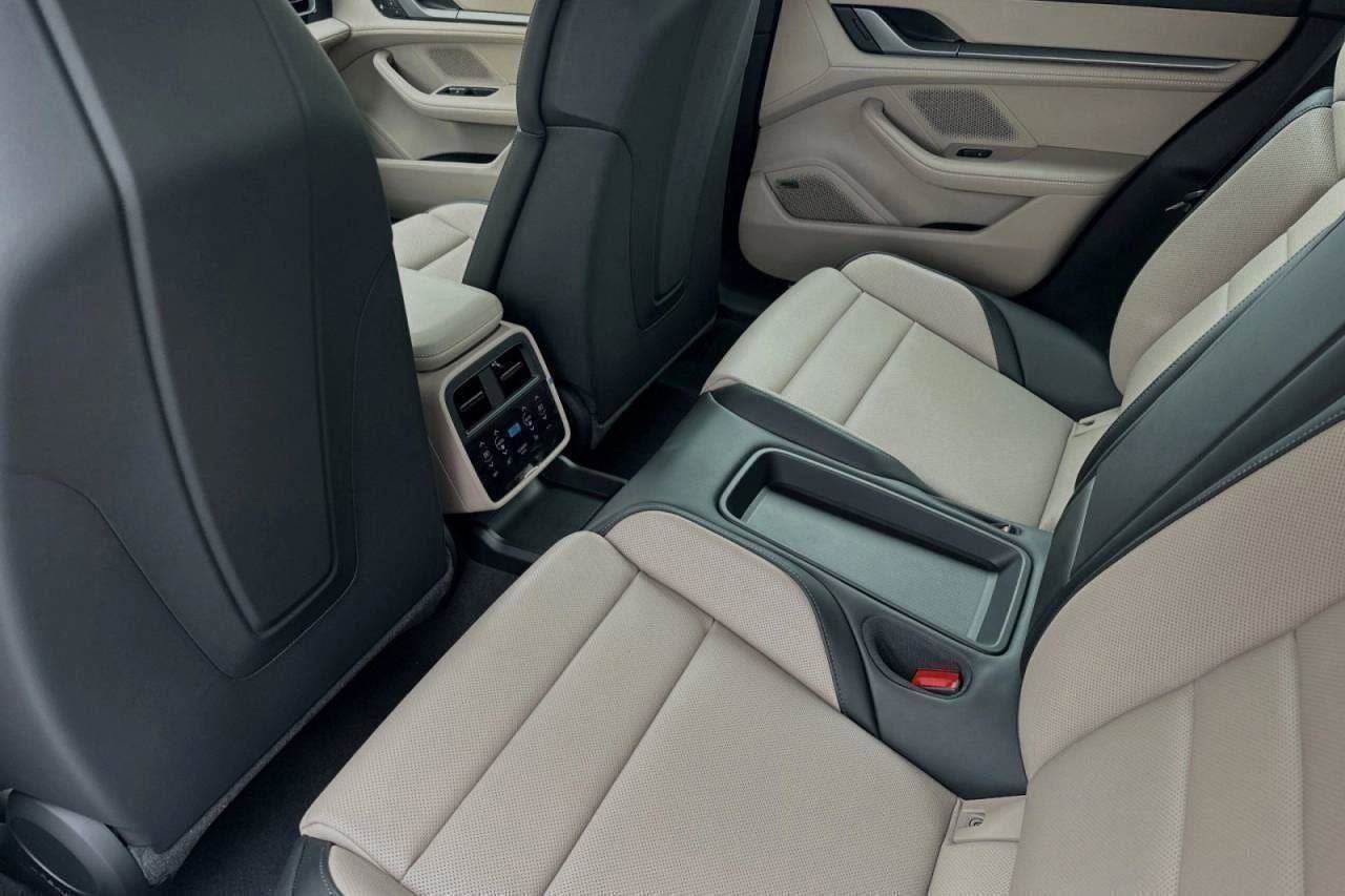 New 2025 Porsche Taycan 4S image 87