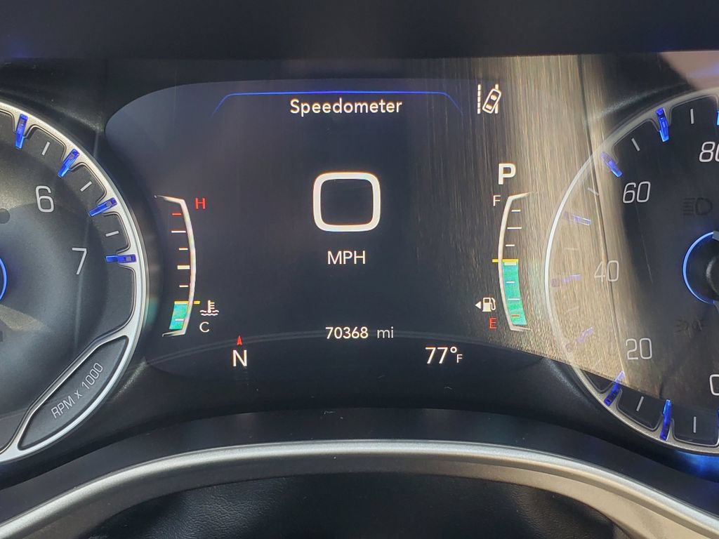 Used 2024 Chrysler Pacifica Touring-L FWD image 13