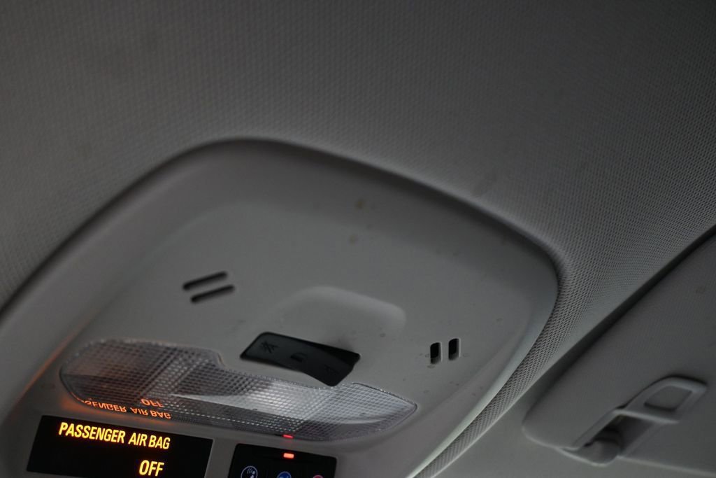 Used 2025 Chevrolet Trax LT FWD image 35