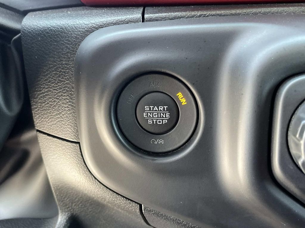 Used 2023 Jeep Gladiator Rubicon w/ LED Lighting Group AWD/4WD image 17