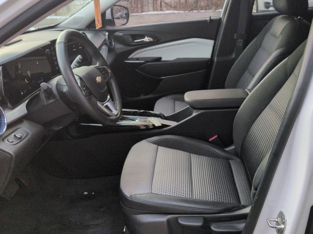 Used 2024 Chevrolet Trax LT w/ LT Convenience Package image 20