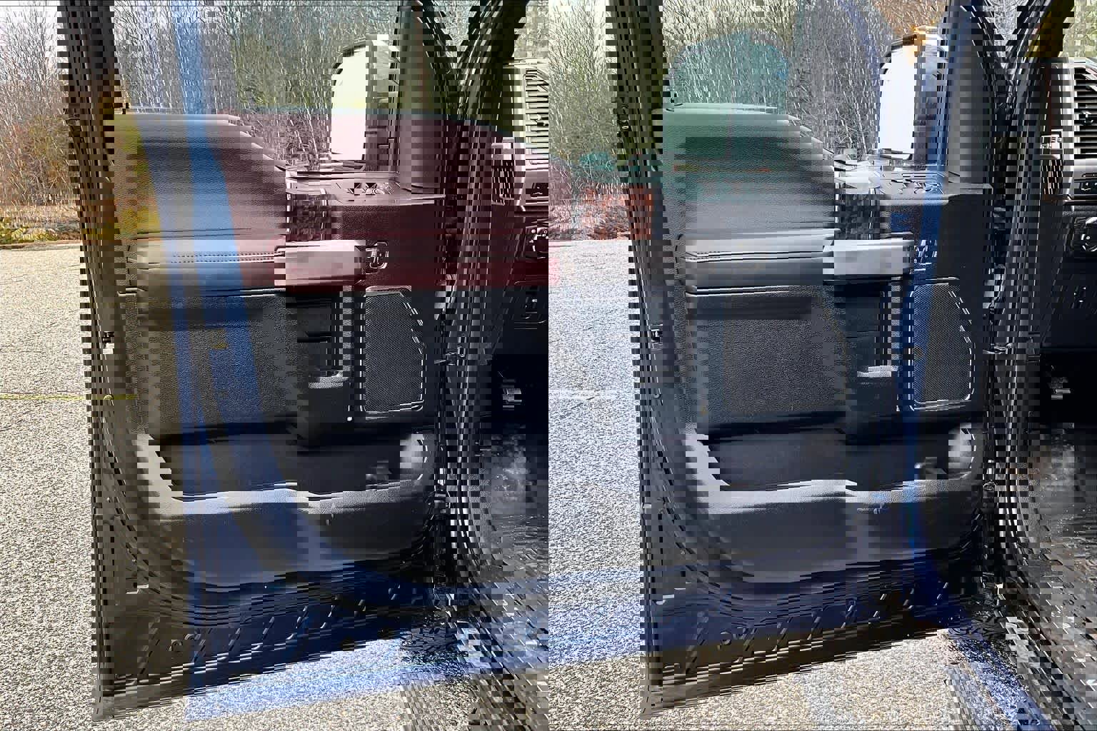 Used 2016 Ford F150 Platinum w/ Equipment Group 701A Luxury AWD/4WD image 22