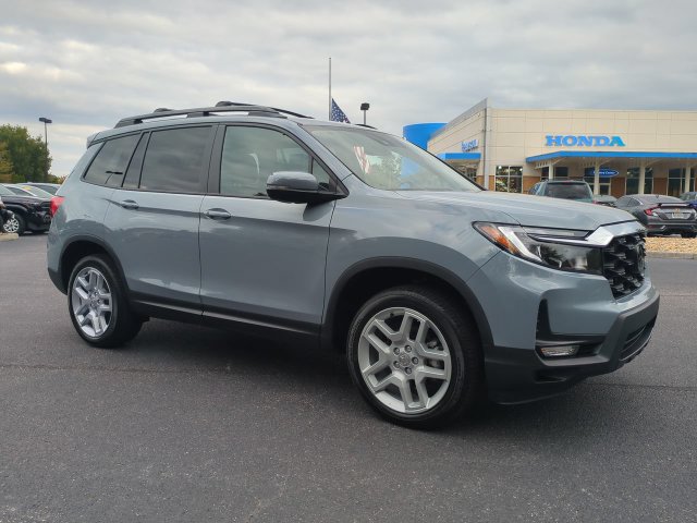 Used 2025 Honda Passport EX-L image 2