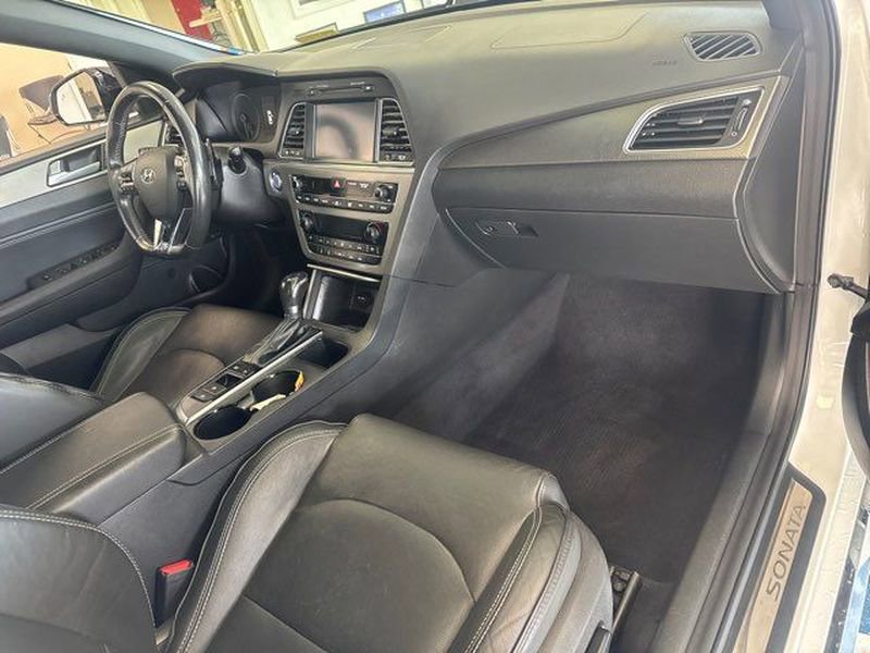 Used 2015 Hyundai Sonata Limited 2.0T w/ Cargo Package FWD image 13