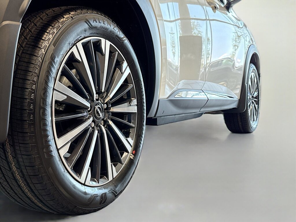 New 2026 Nissan Pathfinder Platinum AWD/4WD image 16