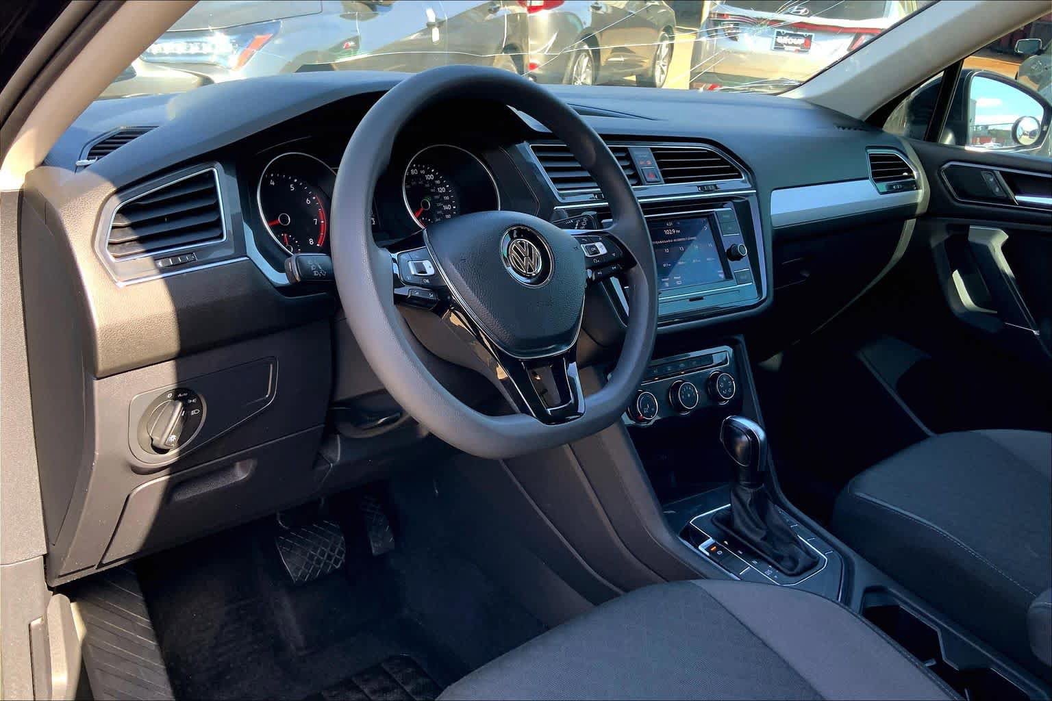 Used 2018 Volkswagen Tiguan S FWD image 16