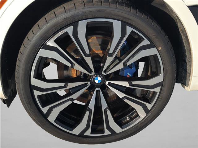 Used 2024 BMW X7 M60i w/ Executive Package image 26