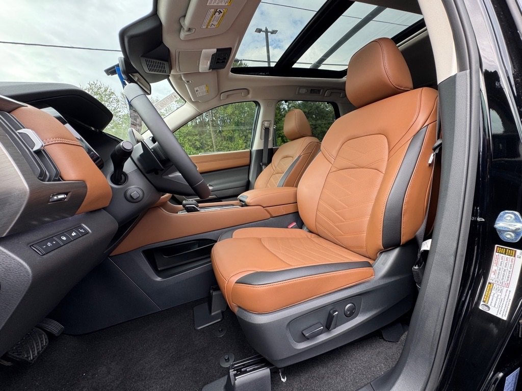 New 2025 Nissan Pathfinder Platinum image 16