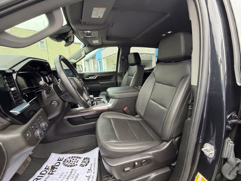 Used 2023 Chevrolet Silverado 1500 LTZ AWD/4WD image 9
